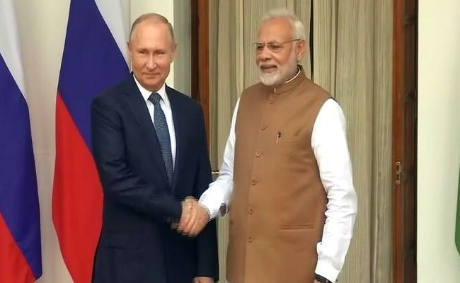 Vladimir Putin in India: भारत-रूस के बीच एस-400 मिसाइल सौदे पर हस्ताक्षर, पीएम मोदी बोले- रूस से हमारे अद्वितीय संबंध Vladimir Putin in India: भारत-रूस के बीच एस-400 मिसाइल सौदे पर हस्ताक्षर, पीएम मोदी बोले- रूस से हमारे अद्वितीय संबंध