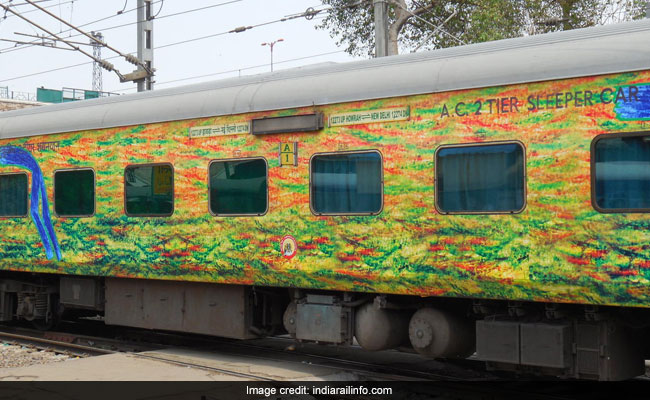 दिल्ली में दुरंतो में लूट: समय सुबह 3.30, नींद की आगोश में थे यात्री, हथियार संग चढ़े 5-10 बदमाश, और करने लगे लूटपाट दिल्ली में दुरंतो में लूट: समय सुबह 3.30, नींद की आगोश में थे यात्री, हथियार संग चढ़े 5-10 बदमाश, और करने लगे लूटपाट