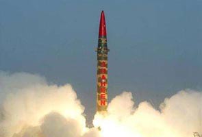 भारत का मुकाबला करने के लिए पाक बढ़ा रहा परमाणु हथियार : अमेरिकी रिपोर्ट