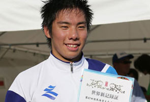 तैराकी : स्कूली छात्र ने 200 मीटर ब्रीस्टस्ट्रोक में विश्व रिकॉर्ड बनाया