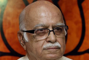 दरअसल, डरे हुए नहीं हैं आडवाणी, चेता रहे हैं कांग्रेस को...