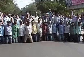 तेलंगाना के कांग्रेस सांसदों ने इस्तीफा देने का निर्णय टाला तेलंगाना के कांग्रेस सांसदों ने इस्तीफा देने का निर्णय टाला