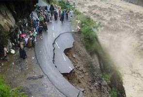 उत्तराखंड में बाढ़ प्रभावित इलाकों का हवाई सर्वेक्षण करेंगे मनमोहन, सोनिया