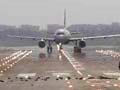 तीन घंटों तक मुंबई हवाई अड्डे की सुरक्षा से हुआ समझौता