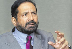 कलमाडी को मिली लंदन जाने की अनुमति, माकन ने की आपत्ति कलमाडी को मिली लंदन जाने की अनुमति, माकन ने की आपत्ति