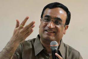 सभी ओलिंपियन्स अफसर की नौकरी पाने के हकदार : माकन