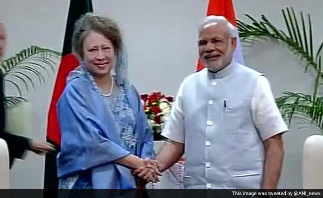 PM Narendra Modi Meets Former Bangladesh Prime Minister Khaleda Zia, Leader of Opposition