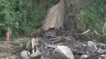 Video : 31 killed, over 100 injured as bridge collapses in Darjeeling