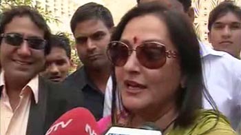 Amar Singh gets bail, Diwali gift says Jaya Prada