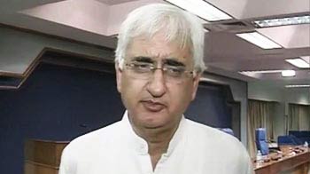 Video : Don't know who Anna means in 'gang of four' accusation, says Khurshid
