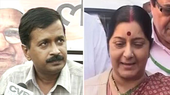 Govt faces Sushma, Team Anna's wrath