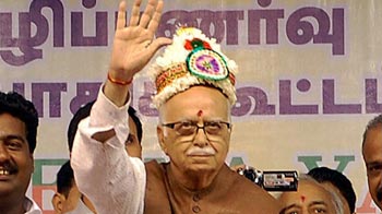 Advani in Tamil Nadu, attempts to woo allies