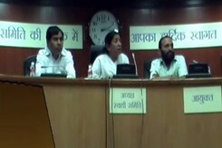 छठ की छुट्टी को लेकर उठा विवाद छठ की छुट्टी को लेकर उठा विवाद