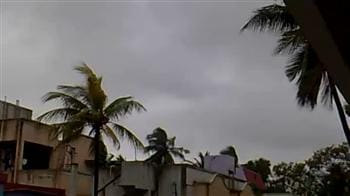 Surfer video shows Chennai weather hours before Cyclone Nilam