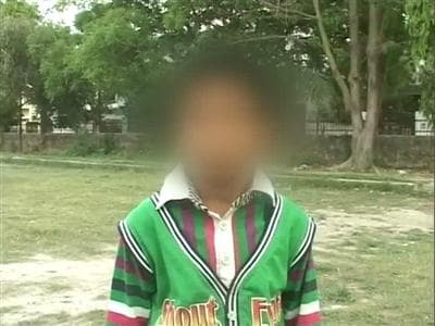 Video : लखनऊ पुलिस ने पांच साल के बच्चे को दिए बिजली के झटके