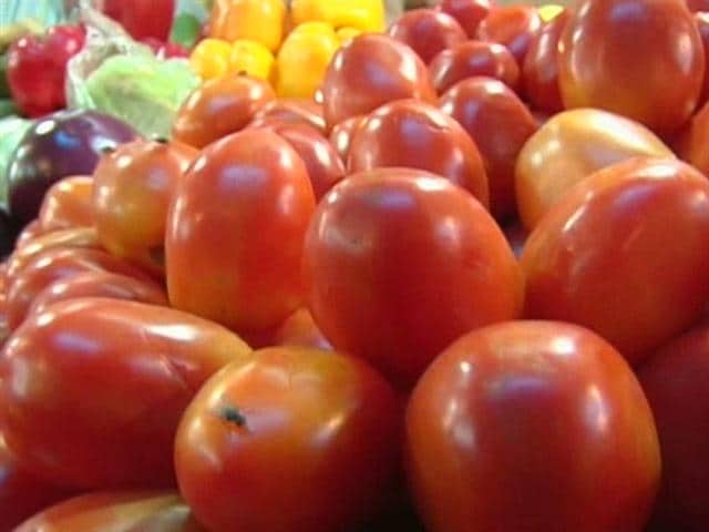 Video : Tomato prices touch Rs. 80 per kg in Delhi