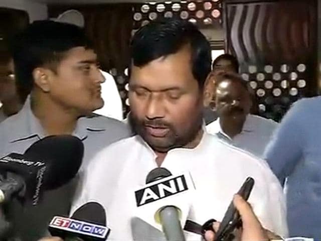 Video : Government to Hike Import Duty on Sugar: Paswan