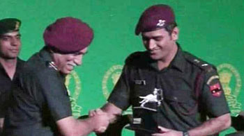 प्रादेशिक सेना में लेफ्टिनेंट कर्नल बने धोनी-बिंद्रा