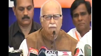 केंद्र सरकार पर बरसे आडवाणी