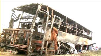 Video : Tamil Nadu: 7 dead in bus, fuel tanker collision