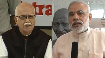 Video : Advani in Gujarat today; to share stage with Modi