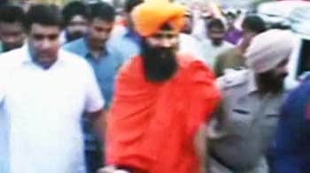 साइकिल पर सवार होकर निकले रामदेव