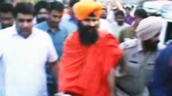 साइकिल पर सवार होकर निकले रामदेव