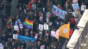 Video : 24 arrested in London students' protest