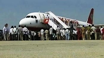 Videos : किंगफिशर की 50 उड़ाने रद्द