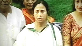 नक्सल इलाके के दौरे पर ममता