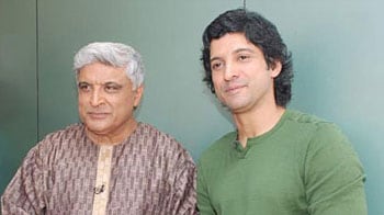 Video : Dad's the way for Farhan Akhtar!