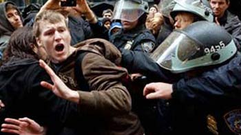 Video : Occupy Wall Street: 300 arrested in New York