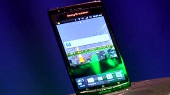 Sony Ericsson Arc S curves in