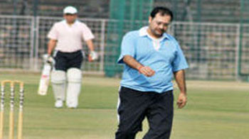 फिर विवादों में मनु शर्मा