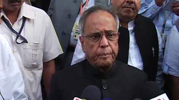 प्रणब को सरकार गिरने का डर?