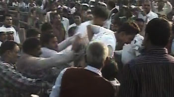 राहुल गांधी की जनसभा में हंगामा