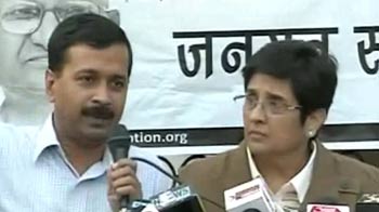 Team Anna backs Kiran Bedi