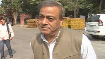 Congress MP from Uttar Pradesh revolts against FDI, to write to PM