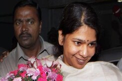 Kanimozhi leaves jail, greeted by fireworks at home Kanimozhi leaves jail, greeted by fireworks at home
