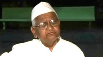 Lokpal Bill: Anna threatens fresh agitation from Dec 27
