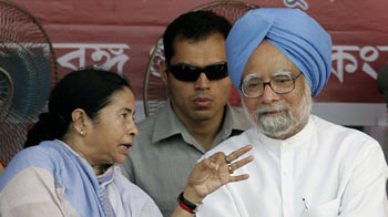 Mamata Banerjee tells PM she cannot support FDI in retail