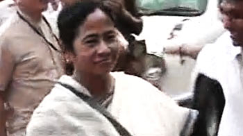 India puts foreign investment in retail on hold‎