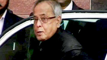 Govt surrenders; FDI in retail on hold; BJP and Left don't commit to truce