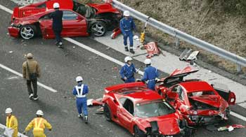 Video : World's most-expensive car crash: Eight Ferraris
