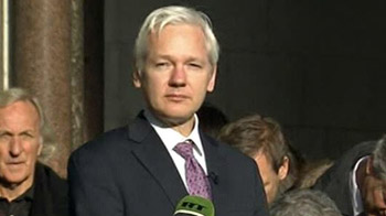 Assange allowed to continue extradition fight