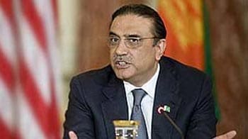 Video : Unwell Zardari leaves Pakistan, his government denies reports that he will quit