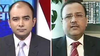 'Investor sentiment weakening amid slowing growth'