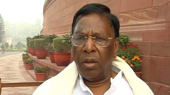 Video : Lokpal Bill: Govt says it may include junior babus, PM