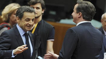 Video : Sarkozy snubs Cameron after Britain opposes European Union treaty