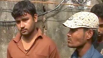 Video : Kolkata fire: Slum boys emerge as heroes